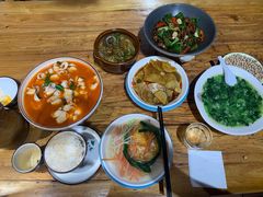 -老滇山寨•云南特色菜•地方菜•民族风情歌舞表演(金碧店)