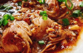 Steamed Razor Clam Intestines with Fermented Black Bean Sauce