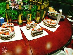 -老码头黑皮肘子锅包肉(赣水路店)