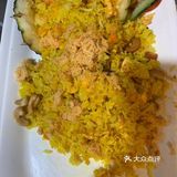 泰遇餐厅门前排着长长的队伍,我也忍不住跟着排了上去