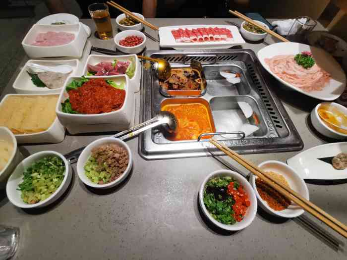 海底捞火锅(万象城店)-"在万象城开了一段时间了,才开业的时候来排.