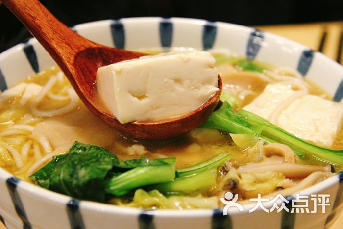 阿香米线(龙湖星悦荟店)菌菇豆花米线图片 - 第1张