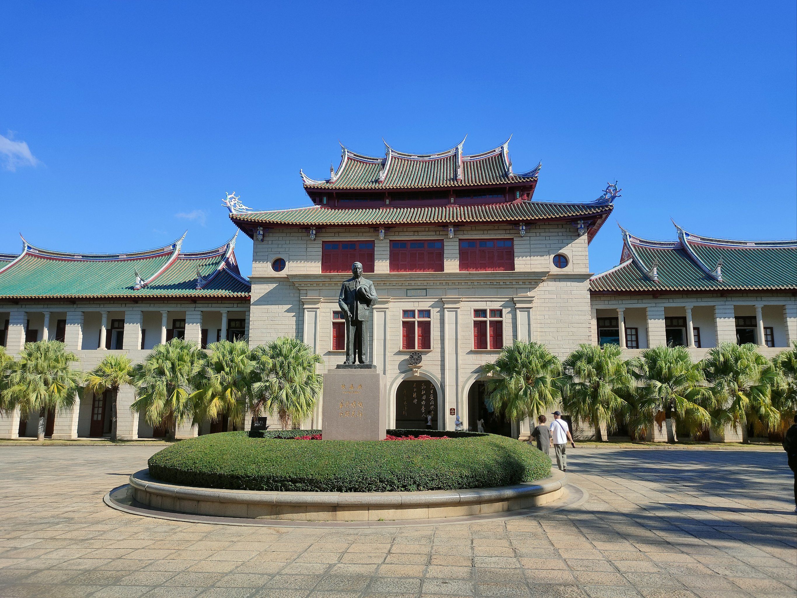 「厦门大学」是厦门旅游的必打卡之地,现在都是预约制,提前三天开放