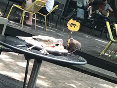 -莓园冰淇淋店