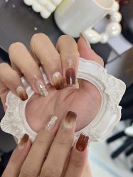 -芊屿芊浔美甲