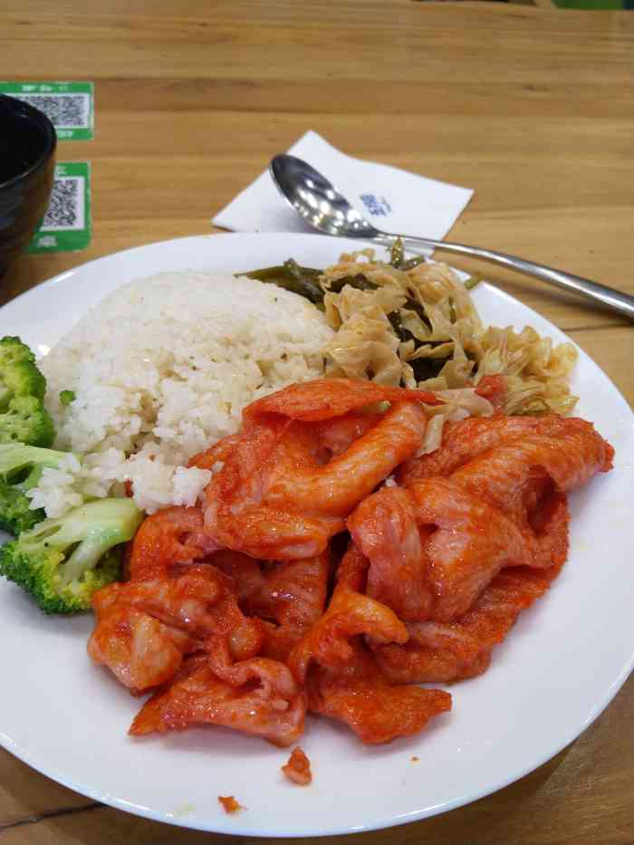 一直很喜欢吃这里的里脊肉饭,里脊肉口感很好.豆腐肉末饭也好吃.