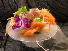 三文鱼刺身-嗨寿司 无国界料理