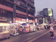 -六合夜市