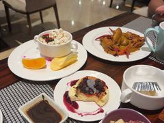 -广州万富希尔顿酒店·感趣自助餐厅·金秋蟹宴生蚝海鲜刺身