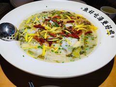老坛酸菜鲈鱼-江渔儿酸菜鱼(常平翔龙天地店)