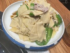 -山河屯铁锅炖·非遗东北菜(南山店)