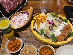 -老牌坊云南鱼豆花火锅(爱建店)