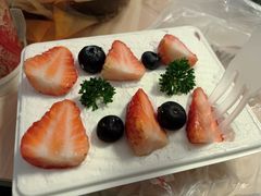 牛乳草莓盒子蛋糕-许个愿吧蛋糕(同和金铂店)