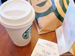 -星巴克臻选(上海虹桥新天地三店)