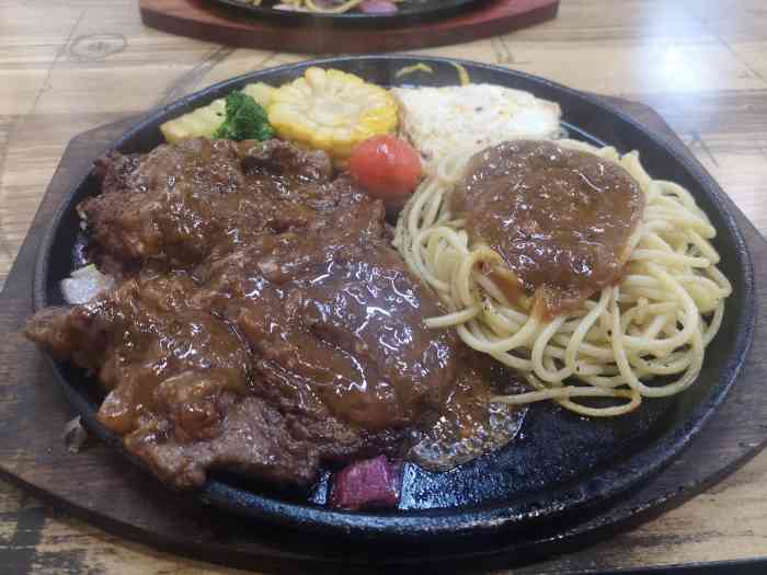 街头牛排(德思勤店)-"[爱心]在附近工作,所以健身也在这边,一.