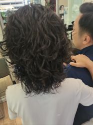 -首脑美发沙龙