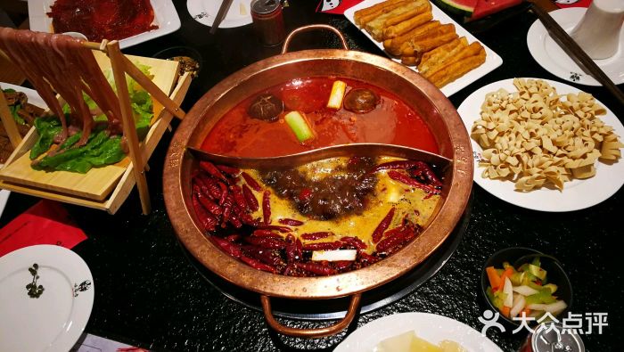 味蜀吾成都老火锅(万科翡翠公园店)图片