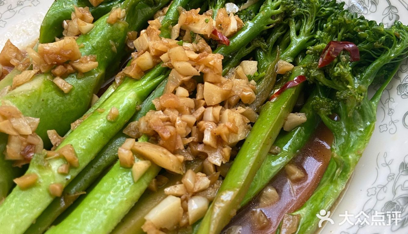 蒜蓉高原西兰苔，清清爽爽的开胃健康菜！