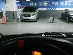 -绿地·新都会-地下停车场