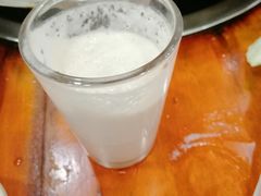 鲜榨花生浆-刘胖娃鱼庄·特色肥肠鱼(杨家坪店)