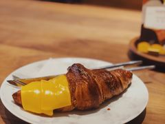 罗勒芝士牛角包-DECAMERON十日谈(卓悦汇店)