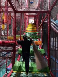 -趣玩空间蹦床乐园(临平旗舰店)