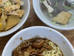 -松树干拌面店