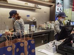 -瑞幸咖啡(凯德龙之梦莘庄店)