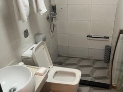 -Zsmart智尚酒店(上海轻纺市场定边路地铁站店)