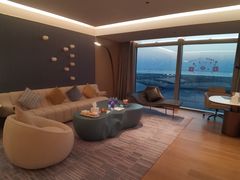 -深圳国际会展中心希尔顿酒店(前海华发冰雪世界店)