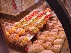 -巴黎贝甜(大宁国际商业广场店)