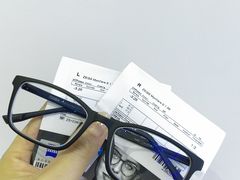 -罗伯特眼镜·蔡司官方授权(罗湖国贸店)