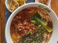 -呷佬·长沙手工米粉(金沙江路店)