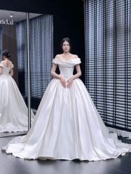 点击看大图 -Renee芮亦婚纱