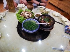 -三锅莊·牦牛肉火锅·香格里拉特色藏餐宴请餐厅(昆明创始店)