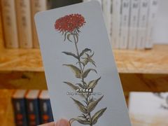-新华里咖啡书吧(新华书店小寨店)
