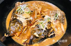 Yuelaixi's Signature Fish Head with Pancake