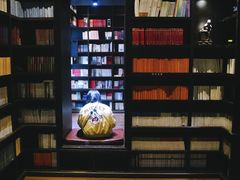 -钟书阁(松江泰晤士小镇店)