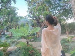 -Chom Cafe and Restaurant