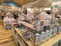 -猫的天空之城概念书店(印象城购物中心店)