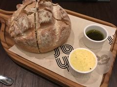 餐前包-恰餐厅及酒吧 CHAR Bar & Grill (北京丽都皇冠假日店)