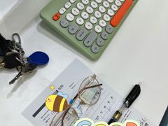 -一人多镜蔡司·依视路眼镜店(琉璃店)