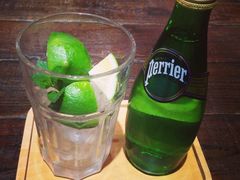 巴黎水-MIKAKU(万达广场上海宝山店)