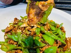 -阿瓦山寨·湘菜现炒·剁椒鱼头王(咸阳总店)