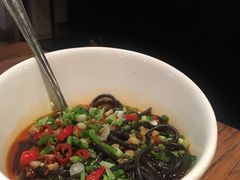 酸辣蕨根粉-阿里家·新疆烤肉酒場 by MIG
