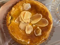 芋泥蛋黄酥-鲍师傅糕点(海陵北路店)