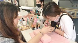 -伍小姐美甲美睫半永久