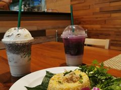 -Chom Cafe and Restaurant