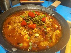 麻辣牛蛙-破瓦寒窑·地摊烤羊排