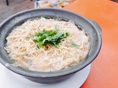 砂锅方便面-冯老二羊肉串